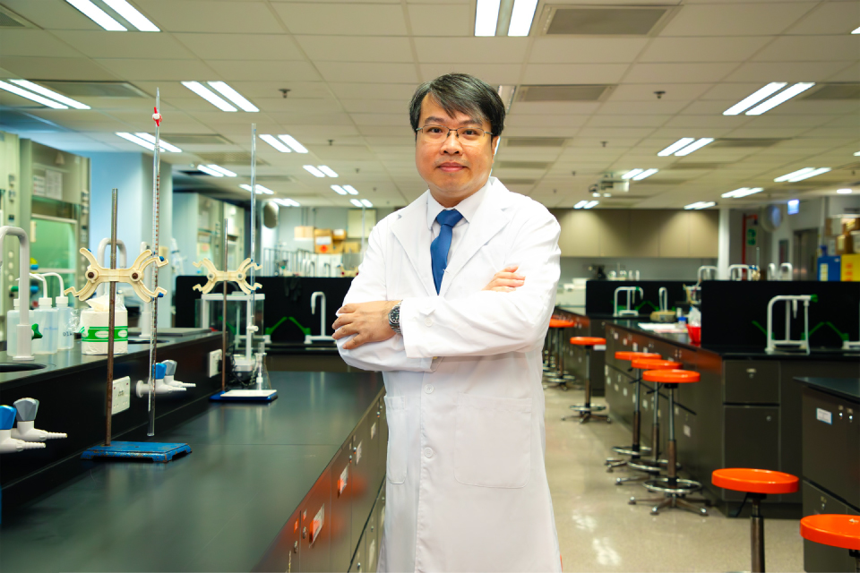 Multifunctional nanorobots facilitate pollutant degradation and bacteria elimination